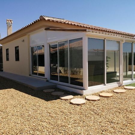 Villa Los Castos Immaculate 2-Bed Villa Арболеас Экстерьер фото