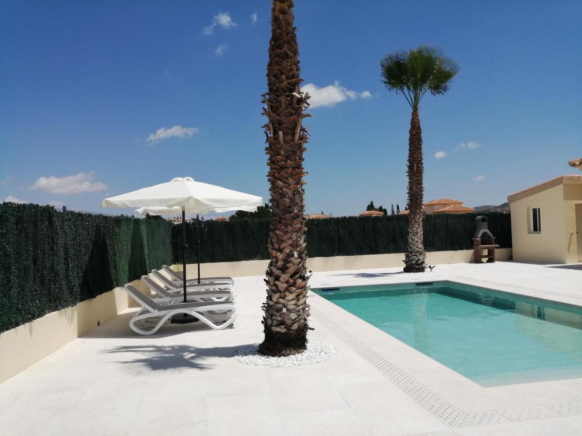Villa Los Castos Immaculate 2-Bed Villa Арболеас Экстерьер фото