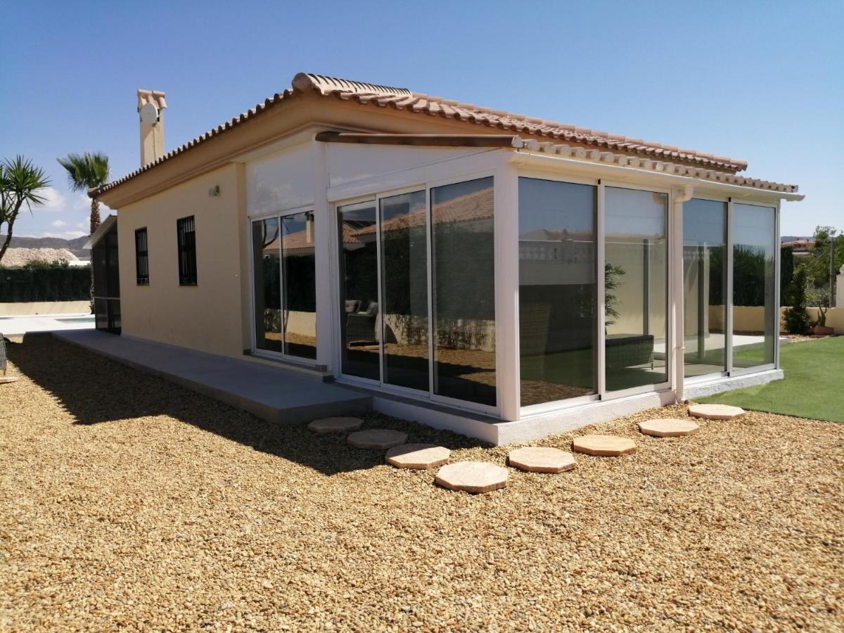 Villa Los Castos Immaculate 2-Bed Villa Арболеас Экстерьер фото