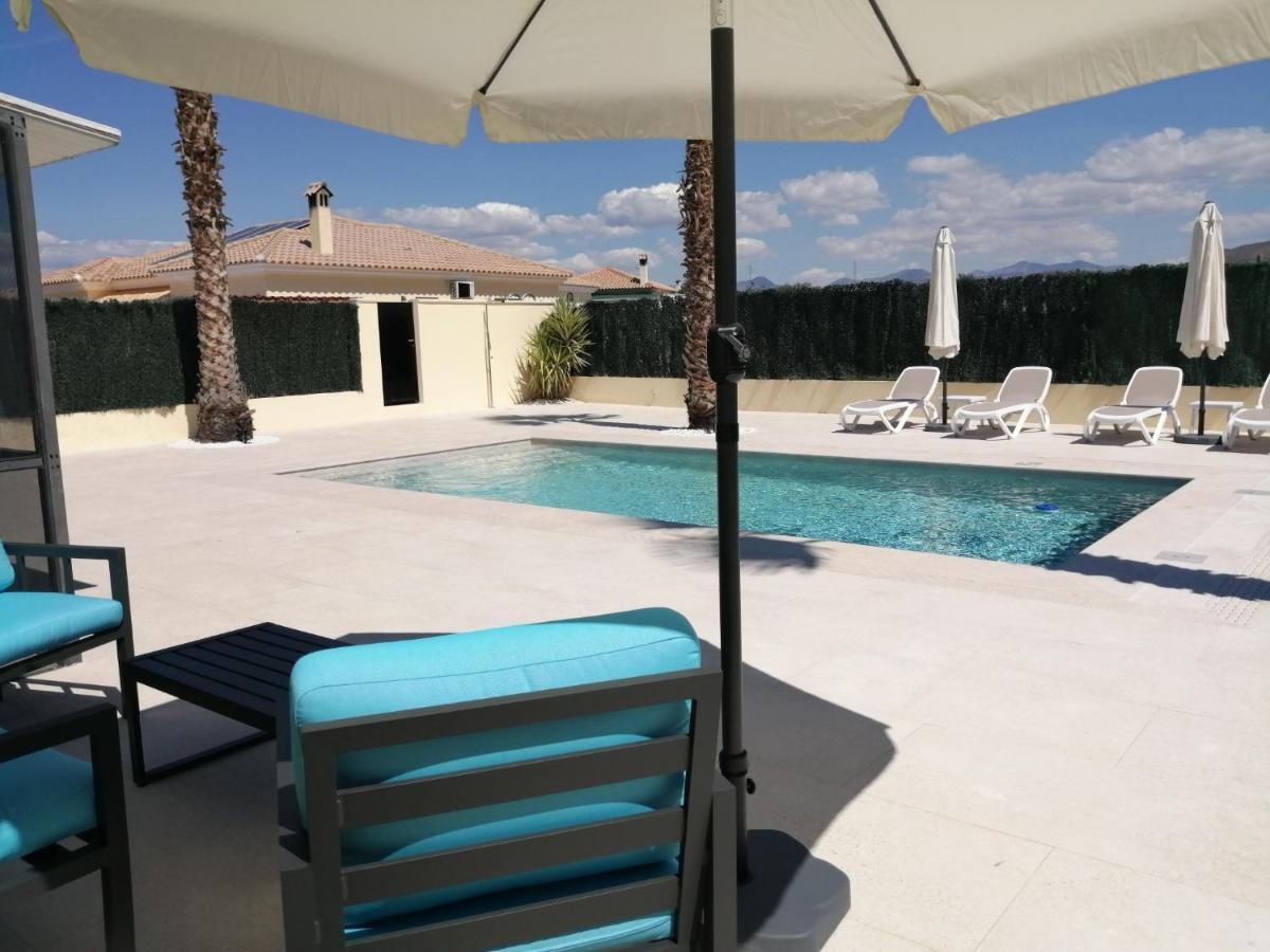 Villa Los Castos Immaculate 2-Bed Villa Арболеас Экстерьер фото