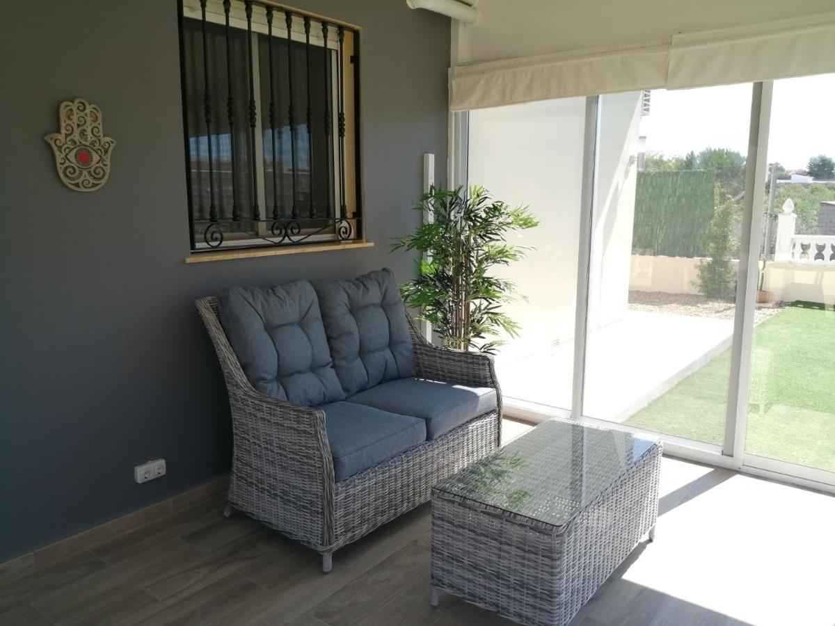 Villa Los Castos Immaculate 2-Bed Villa Арболеас Экстерьер фото