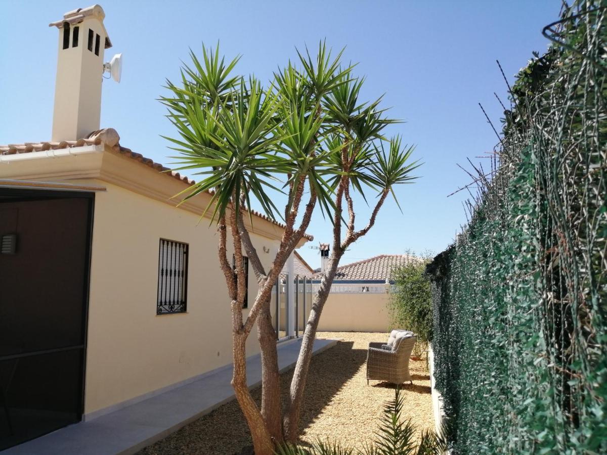Villa Los Castos Immaculate 2-Bed Villa Арболеас Экстерьер фото