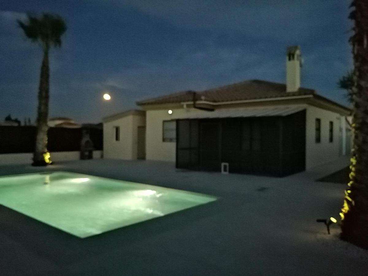 Villa Los Castos Immaculate 2-Bed Villa Арболеас Экстерьер фото