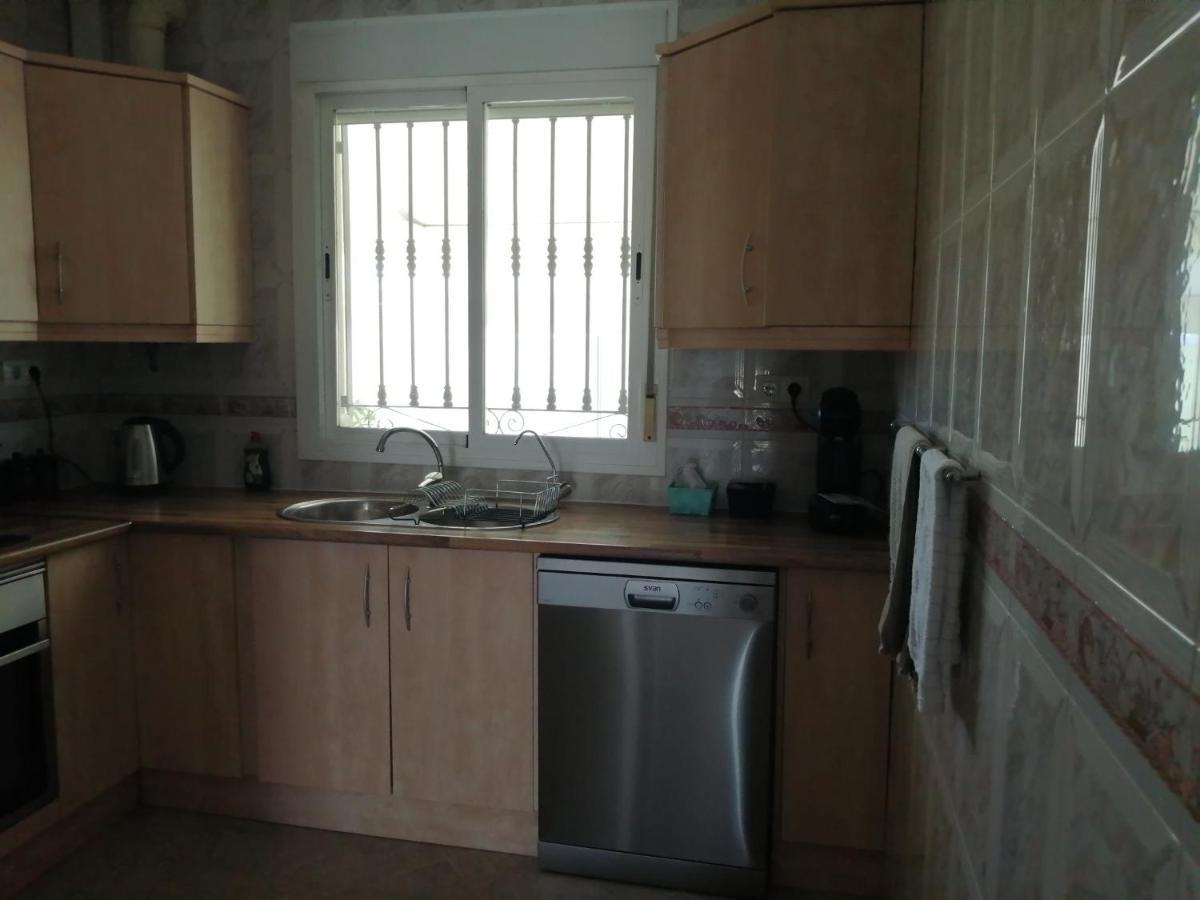 Villa Los Castos Immaculate 2-Bed Villa Арболеас Экстерьер фото