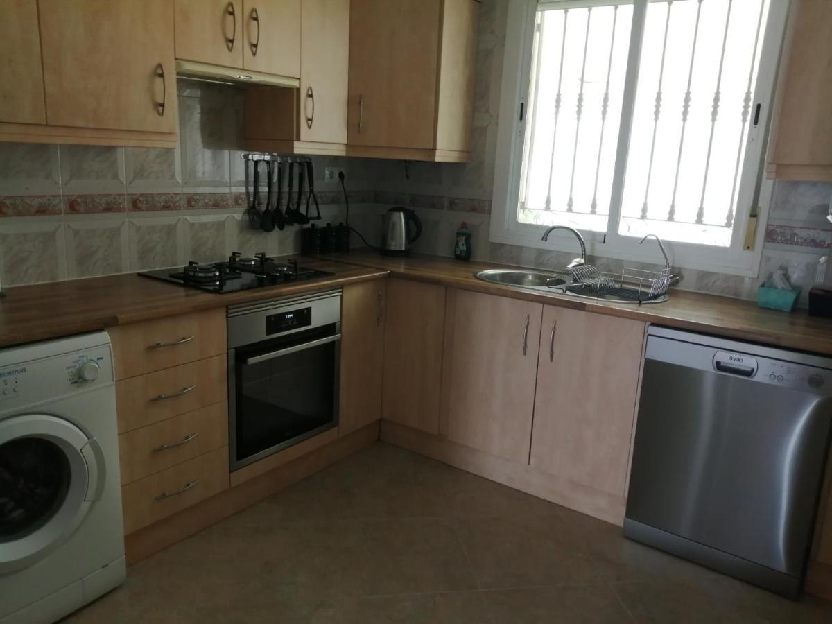 Villa Los Castos Immaculate 2-Bed Villa Арболеас Экстерьер фото